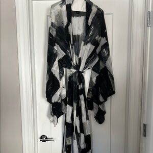 Abstract Black and White Kimono Robe